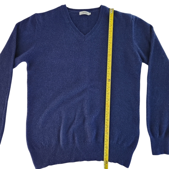 J.LINDEBERG Blue super fine merino and cashmere V-Neck Sweater - Size Medium - Picture 6 of 8